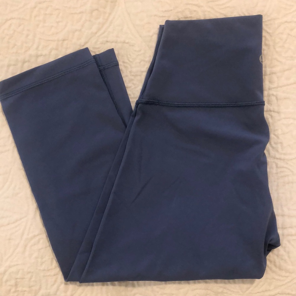 Lululemon Size 4 High-Rise Crop Leggings